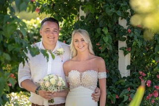 1 Celebration gardens – Orlando intimate destination weddings central Florida intimate destination weddings UK bride and groom