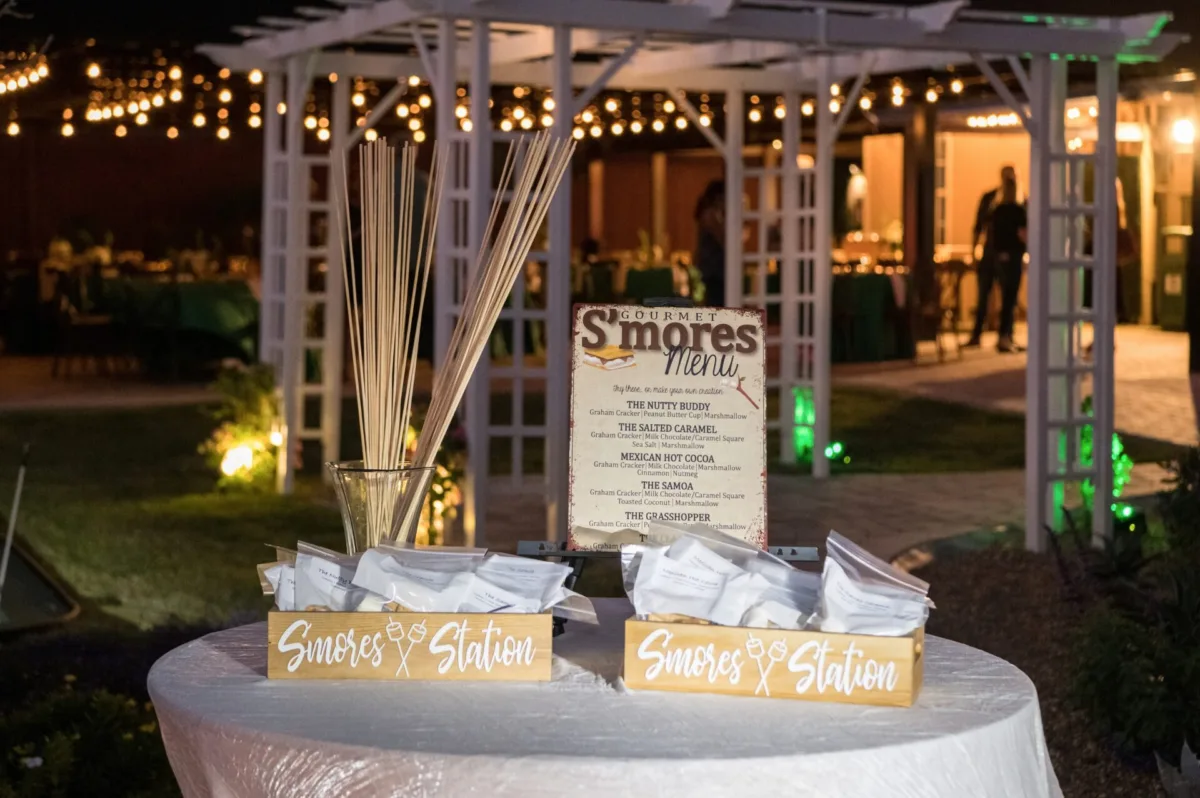 A Sample Wedding Timeline for Any Wedding Vibe
