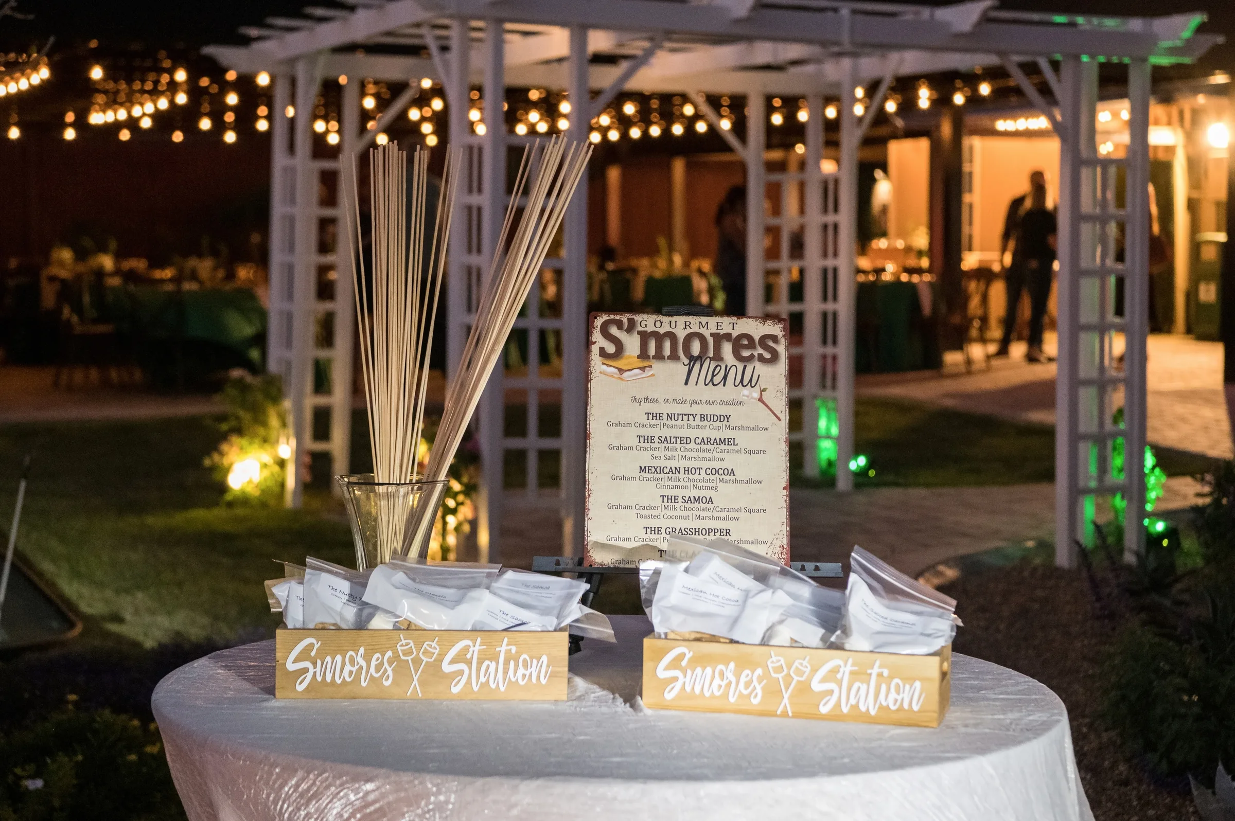 Smores at Celebration Gardens in Orlando - Everything You Need to Know about Outdoor Weddings in Orlando Smores at Celebration Gardens in Orlando